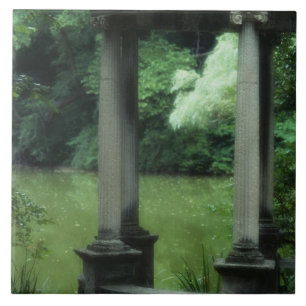 Templo do amor nos jardins velhos de Westbury