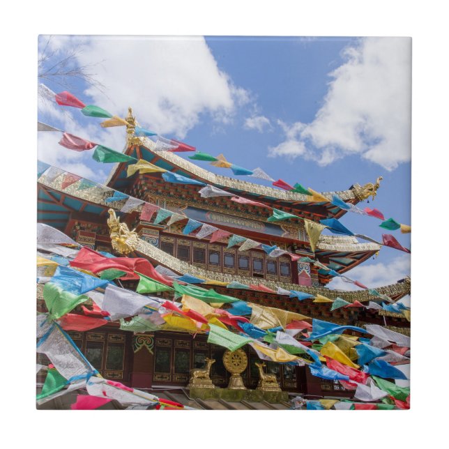 Templo Tibetano com bandeiras de oração - Yunnan,  (Frente)
