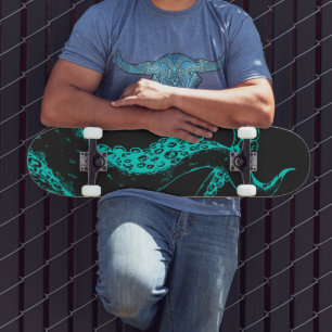 tentáculos de polvo aqua em skateboard preto