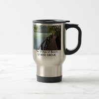 Ponte místico do bosque da caneca de café da faia