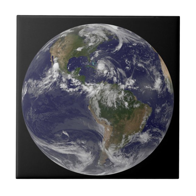 Terra De cheio Com O Furacão Irene Sobre As Bahama (Frente)