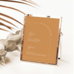 Terracotta Calliografia Signature Bebe Sinal de Me<br><div class="desc">Projetado para coordenar com a Coleção de Convite Caseiro "Arches Minimalistas". Para alterar os detalhes, clique em "Detalhes". Para mover o texto ou alterar o tamanho, a fonte ou a cor, clique em "Editar usando a Ferramenta de Design". Visualize o link de coleção nesta página para ver todos os itens...</div>