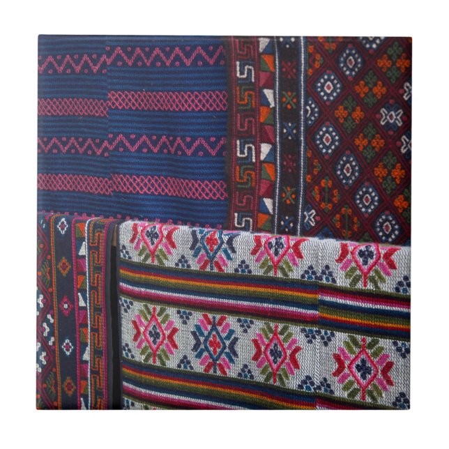 Têxteis Coloridos do Butão (Frente)