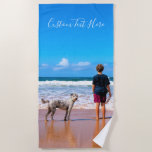 Texto Personalizado Da Sua Toalha De Praia Fotográ<br><div class="desc">Toalhas personalizadas de praia de fotos e texto - seu próprio Design - Família personalizada/amigos ou presentes pessoais de praia - Adicionar sua foto e texto - Redimensionar e mover ou remover e adicionar elementos - foto/texto com a ferramenta Personalização! Escolha fonte / tamanho / cor! Divirta-se - Seja feliz...</div>