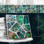 Textura de Shell Abalone - Colagem de Células N2<br><div class="desc">Este azulejo maravilhoso faz parte da minha coleção de Sonhos Abalone. Use-o sozinho ou em combinação com outros azulejos para criar um olhar atordoante no banheiro ou no chá - mosaico do azulejo de sotaque atrás do misturador ou da banheira, por exemplo, ou use-os para a mesa ou a armação...</div>