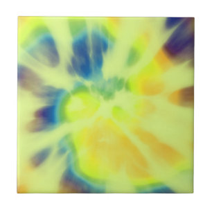 Tie-dye azul amarelo e verde
