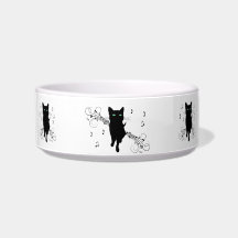 Gato Preto Rodeado por Notas Musicais Sussurrantes