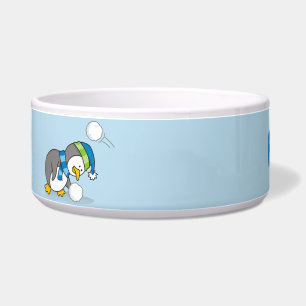 Tigela Pequeno pinguim pegando uma bola de neve