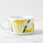 Tigela Primavera Daffodil Páscoa Personalizada<br><div class="desc">Primavera Daffodils Painting com Monogramas personalizados Páscoa Dift Bowl. Uma Páscoa personalizada exclusiva / Quaisquer presentes de Ocasião para a sua família e amigos ou um toque especial para a sua Mesa de Brunch de Páscoa. Cartões correspondentes,  favores e presentes disponíveis na Categoria Feriados/Páscoa da nossa loja.</div>