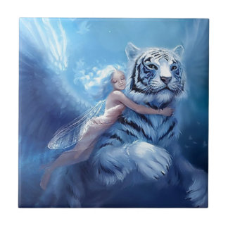 Tigre branco de voo com anjo