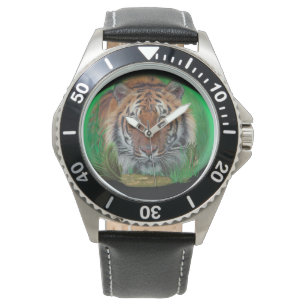 Tigre no relógio noturno