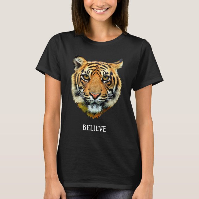 Tigre Selvagem Rosto e Acredite em Camiseta Caligr (Frente)