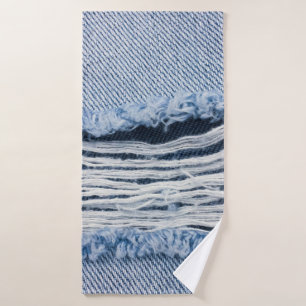 Toalha De Banho A textura de Jeans rasgados azul-claro .