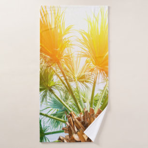 Toalha De Banho Árvore palmeira brilhante fundo de verão. tropical