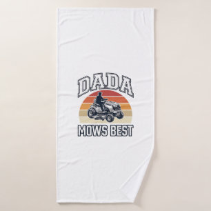 Toalha De Banho Camisa de Cortador de Grama Vintage Dada Mows Best