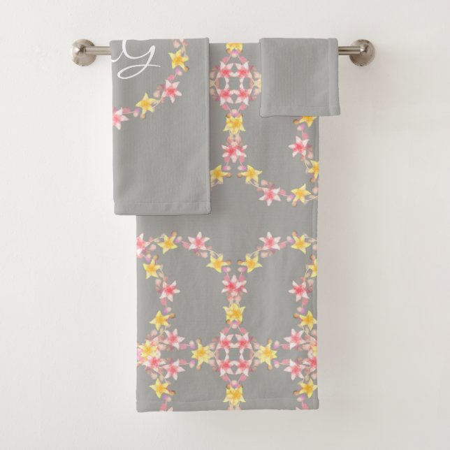 Toalha de Banho Estampada com Florais Rosadas e Mo (Insitu)