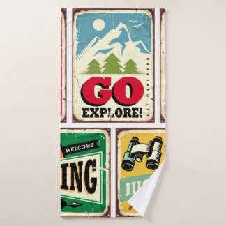 Toalha De Banho Hiking and camping retro signs collection. Outdoor