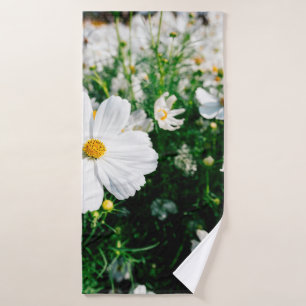 Toalha De Banho Lindas flores brancas do cosmos florescendo em jar