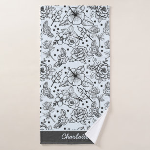 Toalha De Banho Padrão uniforme floral preto e branco com nome