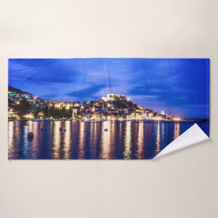 Toalha De Banho Porto iluminado em Sibenik, Croácia