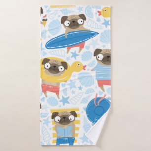 Toalha De Banho Pugs bonitos nas férias. padrão com o desenho an