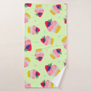 Toalha De Banho Seamless pattern with a cupcake with strawberries