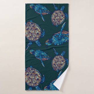 Toalha De Banho Turtle seamless pattern on dark background. illust
