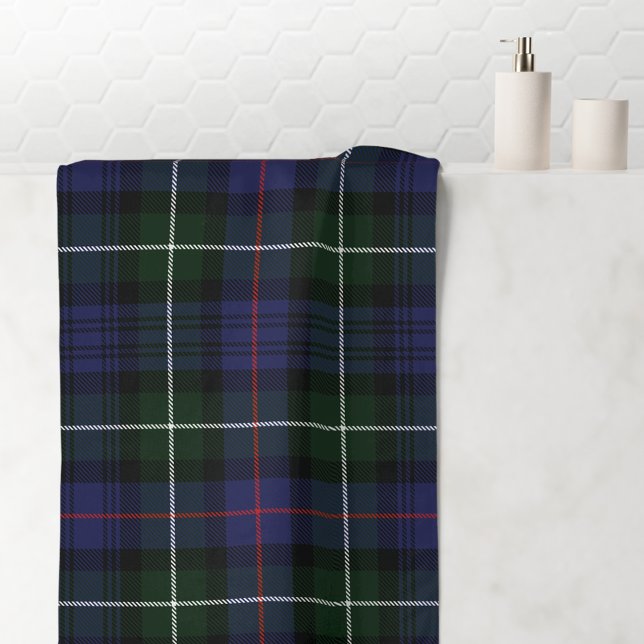 Toalha De Banho Xadrez russa Roxo e Terra Alta Verde Tartan (Plaid KacKenzie Tartan Bath Towel)
