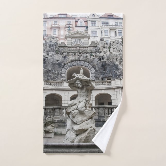 Toalha De Mão Fonte com estátua de Netuno em Praga (Toalha de mão)