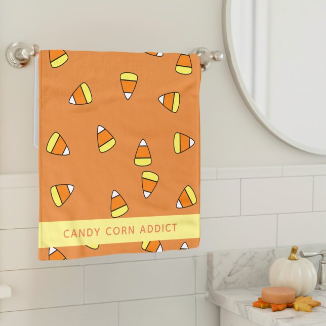 Toalha de Mão Laranja Viciada em Milho de Hallowee (A fun and colorful candy corn pattern hand towel for your Halloween bathroom)