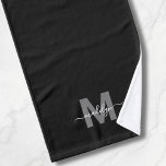 Toalha De Mão Monograma de Nome Preto Elegante Personalizado<br><div class="desc">Personalizado Personalizado Crie Seu Próprio Nome Preto e Branco Inicial Monograma Bath Toel. Adicione um toque de elegância à sua casa de banho com esta toalha de mão monogramada por na moda, desenhada com um estilo triplo para uma aparência limpa e refinada. Ele apresenta uma cinza inicial ousada, combinada com...</div>