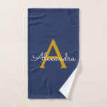 Toalha De Mão Nome do Monograma da Rapariga do Script Moderno Do<br><div class="desc">Planeador de Notebook Espiral com Nome de Monograma Simples Azul e Dourado do Script. Isto faz o doce e perfeito aniversário de 16 anos,  casamento,  chá de panela,  aniversário,  chá de fraldas ou festa de solteira presente para alguém que ama luxo de luxo e estilos quíticos.</div>