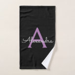 Toalha De Mão Nome do Monograma de Script Girassol Preto Roxo<br><div class="desc">Nome do Monograma Simples preto e roxo Bath Toel. Isto faz o doce e perfeito aniversário de 16 anos,  casamento,  chá de panela,  aniversário,  chá de fraldas ou festa de solteira presente para alguém que ama luxo de luxo e estilos quíticos.</div>