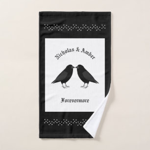Toalha De Mão Personalização do Casamento Gótico Beijando Ravens