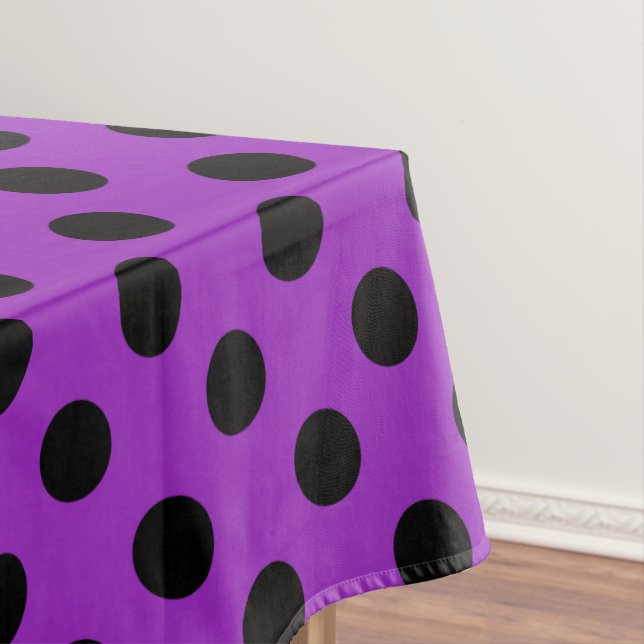 Toalha De Mesa Bolinhas pretas em roxo (Posição Original)