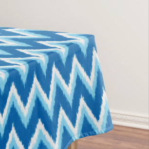Toalha De Mesa Gamas de Ikat Chevron - Cobalto, Azul-Céu e Branco