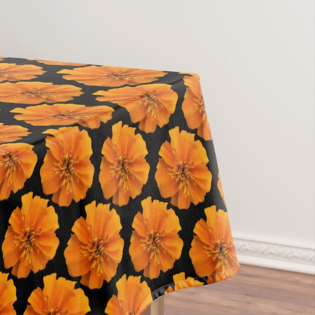 Toalha De Mesa Orange and Black Marigold Pattern (Posição Original)