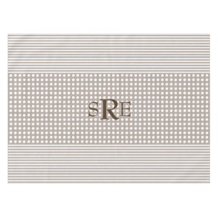 Toalha De Mesa Taupe e Mesa branca monogramas