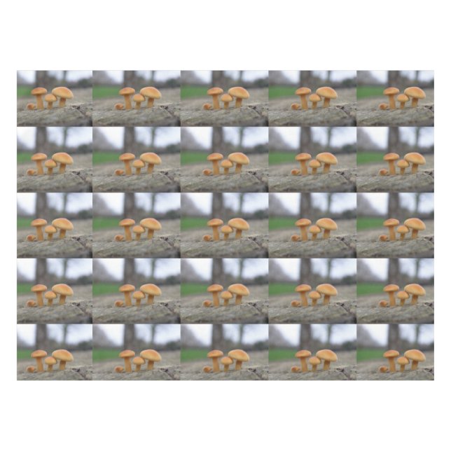 Toalha De Mesa Tiny Toadstools Macro Tablecloth (Frente (Horizontal))