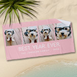 Toalha De Praia 4 Mínimo de Colagem de Fotografias - Melhor Ano de<br><div class="desc">Use sua foto ou fotos favoritas para fazer um espetáculo divertido para compartilhar com amigos. Um design minimalista com apenas instantâneos e um bloco de texto. Use 4 fotos do ano favorito. 4 fotos que foram cortadas em quadrados antes de serem carregadas. Um cor rosa-claro-claro-rosado, cor-de-pêssego é o fundo. Você...</div>