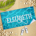 Toalha De Praia Águas Azuis Espumantes Personalizadas<br><div class="desc">Faça um salto em sua próxima festa na praia ou piscina com esta toalha de praia de verão divertida e personalizada com um fundo brilhante de água piscina azul. Estas toalhas de praia personalizadas fazem um presente fantástico,  de um tipo para qualquer evento.</div>
