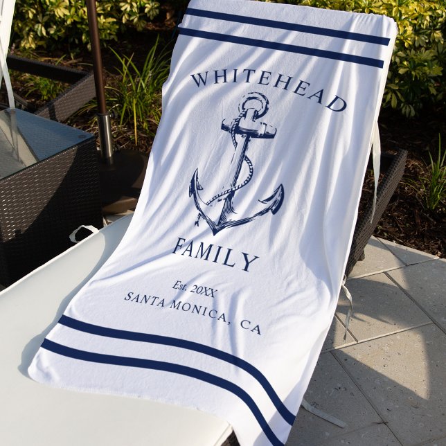 Toalha De Praia Âncora Personalizada da Família Branca Náutica (Nautical anchor personalized family towel with established date, last name and location.)