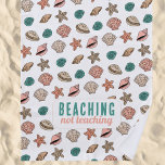 Toalha De Praia Apreciação de Professores de Verão Não Ensinando<br><div class="desc">Faça um salto este verão com nossa linda toalha de praia de verão "Beaching, Not Teaching". Apresentando adoráveis rabiscos de concha em uma charmosa paleta colorida de chalé, rosa e marrom arenoso, esta toalha de na moda é perfeita para encher o sol na praia ou pela piscina. Mostre seu apreço...</div>