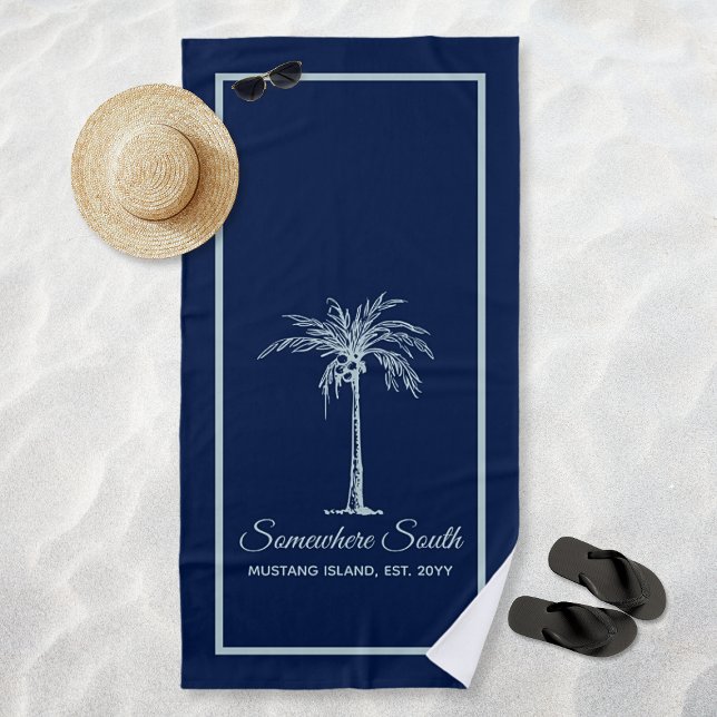 Toalha De Praia Árvore de Palma Azul Pálido Elegante Personalizada (Elegant Blue Pale Teal Palm Tree Personalized Beach Towel)