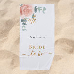 Toalha De Praia Bachelorette de eucalipto floral rosa<br><div class="desc">Para um chá de panela ou uma spa de solteira e um fim de semana de bem-estar. Um fundo branco chic. Decorados com ouro rosa, floral cor-de-rosa pincelado, flor (rosa) e folhas de eucalipto de cor aquosa verde, galhardetes, verde-verde e um cinturão de ouro falso. Personalize e adicione o nome...</div>