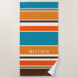 Toalha De Praia Bandas brancas amarelas amarelas de cor azul-palha<br><div class="desc">Desfrute de um conforto total na praia ou sentada ao lado do polo, e legal e seca com esta toalha de praia divertida, colorida e confortável. Saia na areia com este lindo e simples padrão de listras listradas de cor branca, amarelo ensolarado, azul lacrimogêneo, castanho escuro e branco. Com espaço...</div>