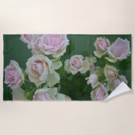 Toalha De Praia Belos rosas de jardim de rosas claro