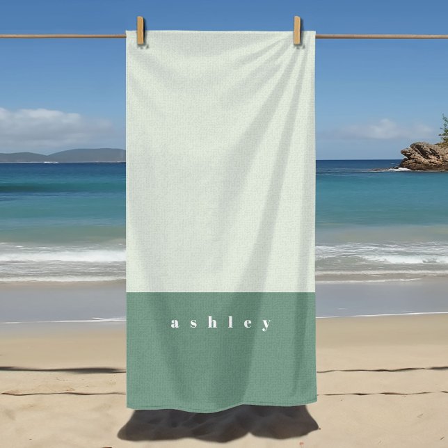Toalha De Praia Bloco de Cor Personalizado Verde Menta (Green color block personalized name beach towel.)