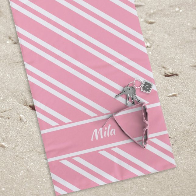 Toalha De Praia Bonito , rosa e tiras brancas personalizadas (Pink and White Striped Customizable Beach Towel)