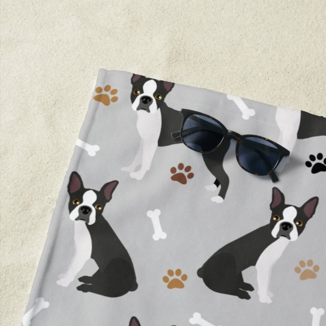 Toalha De Praia Boston Terrier Bones e Paws Beach Towel (In Situ)